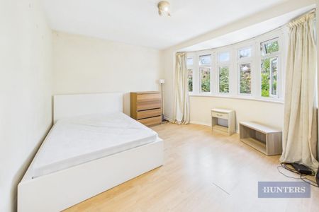 4 bedroom House To Let - Photo 4