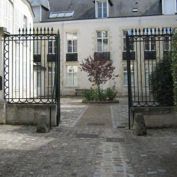 Location Appartement 1 pièce 30m² ORLEANS 45000 - Photo 1