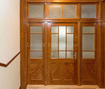 Attraktive Drei-Zimmer-Altbauwohnung mit Balkon in kernsaniertem Haus - Photo 1