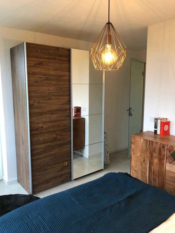 Top University Location! Modern Furnished Room in Renovated Shared Apartment - Foto 5