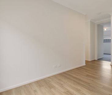Modern Family Home - Photo 5