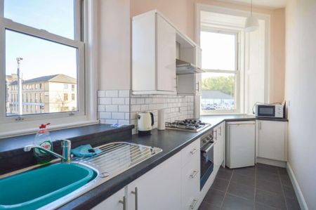 2 bedroom flat to rent - Photo 5