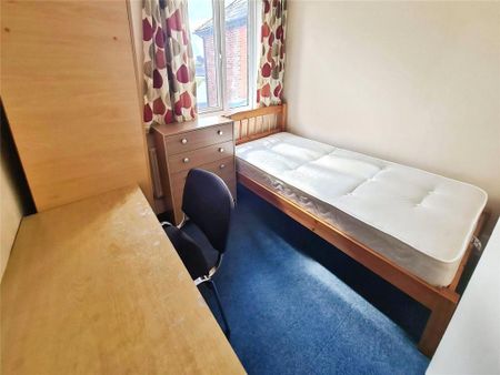 5 bedroom semi-detached house to rent - Photo 4