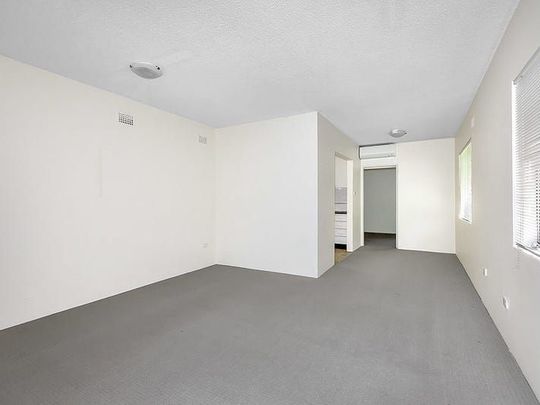 Conveniently Located 1 Bedroom Apartment - Photo 1