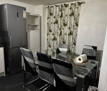 3 Bed Semi-Detached House, Humber Road, CV3 - Photo 3