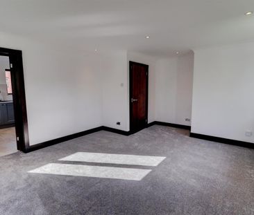 2 BED Flat To rent - Photo 2