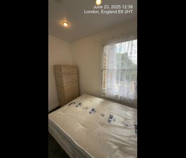 1 Bed Flat, High Street North, E6 - Photo 1