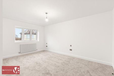 3 bedroom semi-detached house to rent - Photo 4