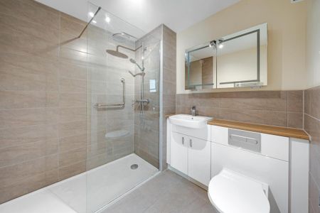 1 bedroom retirement property to rent - Photo 5