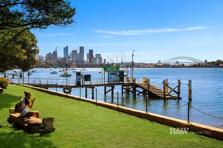 Peaceful, Spacious Apartment with Tranquil Views - Photo 2
