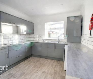 1 bedroom in a house share to rent - Photo 6