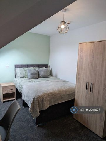 1 bedroom in a house share to rent - Photo 4