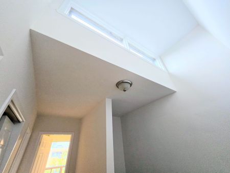 For Lease - 2844 Danforth Avenue Unit# 1, Toronto, Ontario - Photo 2