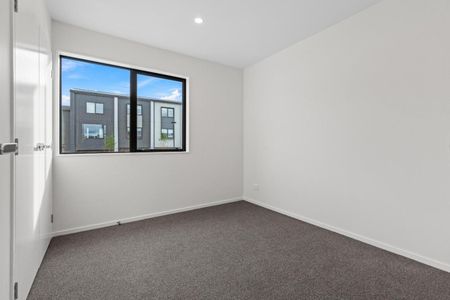 2 bedroom New Townhouse in Glen Eden - Photo 2