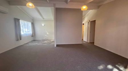 Easy Living in a Prime Location! - Photo 3