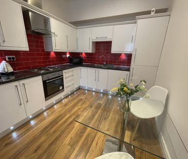 2 bedroom apartment to rent - Photo 4