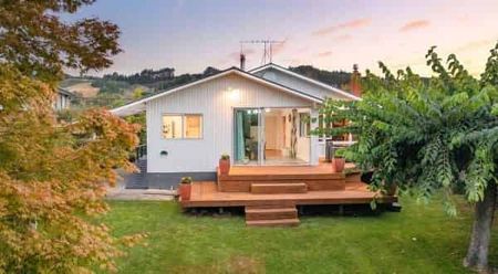 Charming 3BR Mosgiel Haven with large backyard - Photo 5