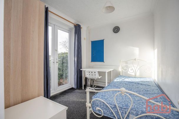 1 bedroom in a house share to rent - Photo 1