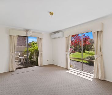 Low Maintenance Villa in Central Location - Photo 3