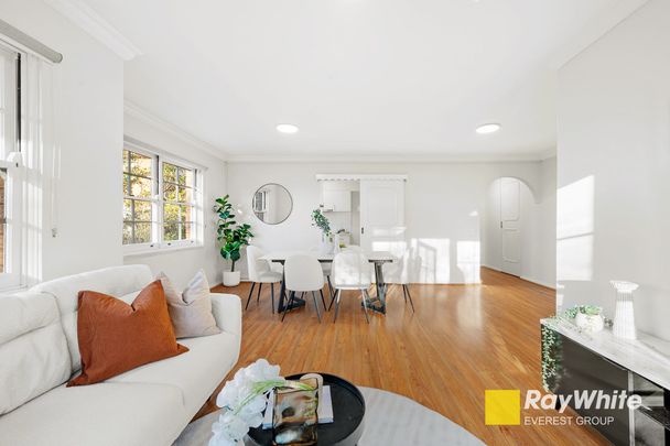 Spacious 3 Bedroom Apartment in Prime Epping Location - Photo 1