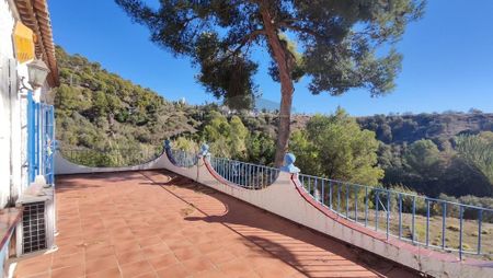 Luxury Villa for rent in Marbella, Andalusia - Photo 4