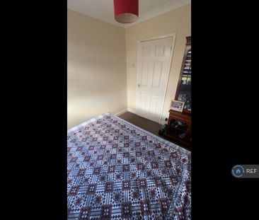 1 bedroom in a house share to rent - Photo 4