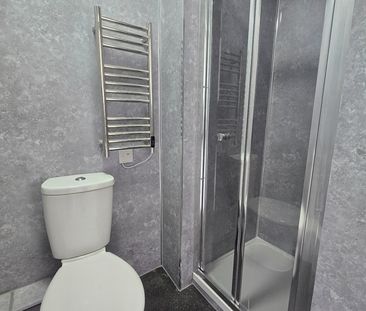Studio Flat, Burlington Gardens, W3 - Photo 3