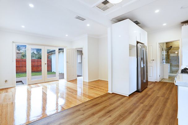 GREAT LOCATION - IMMACULATE THROUGHOUT - Photo 1