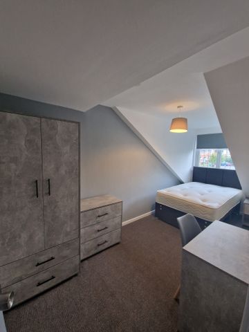 9 Falcon Close, NG7 2DL, NOTTINGHAM - Photo 3