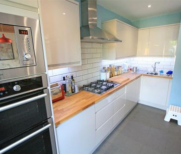 3 bedroom terraced house to rent - Photo 6