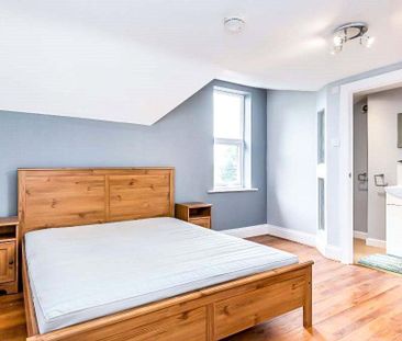 4 bedroom terraced house to rent - Photo 3