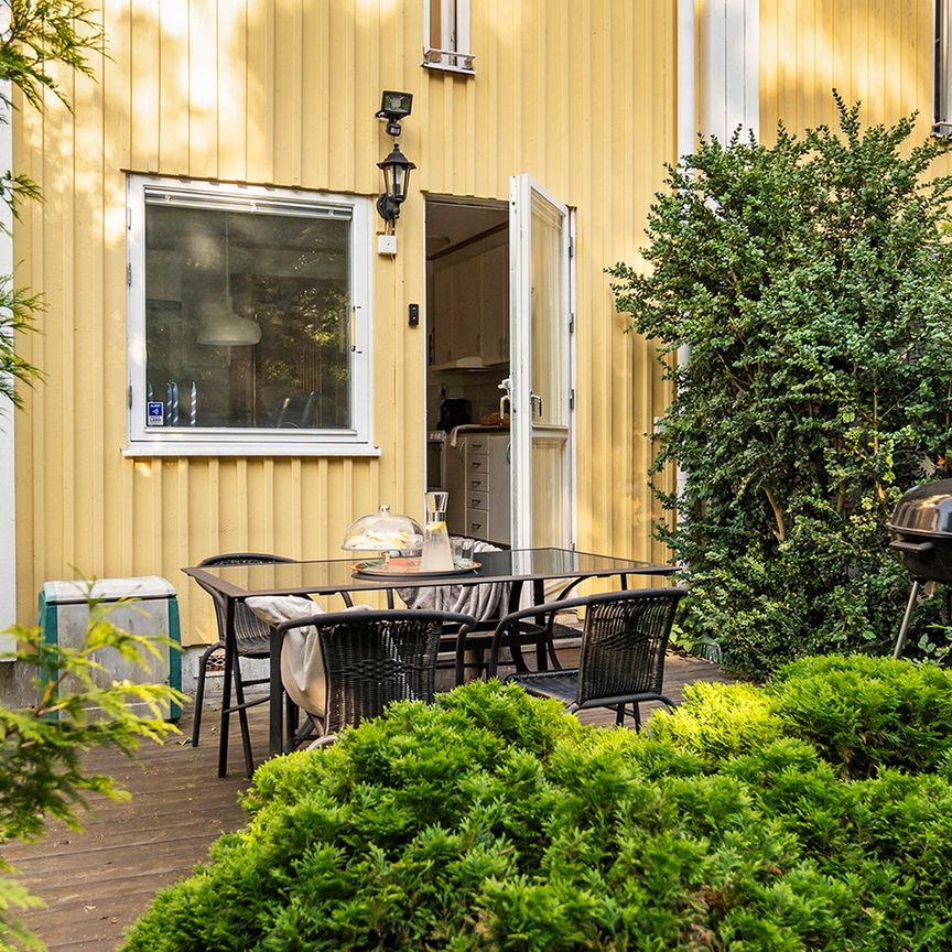 Århusgatan, Kista - Photo 1