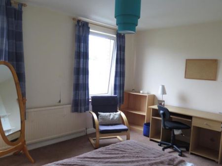 4 bedroom terraced house to rent - Photo 2