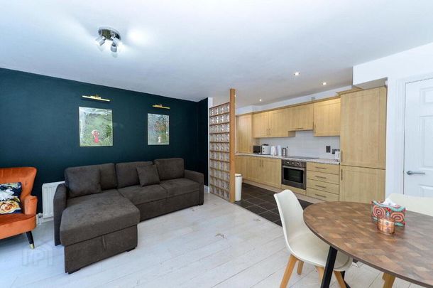 8 St. Judes Square, Ormeau, Belfast, BT7 2WA - Photo 1