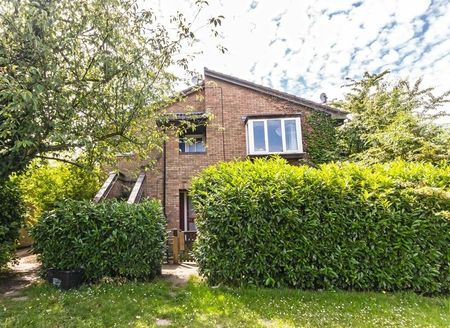 Fearnley Crescent - Photo 3