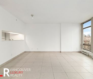 Condo in Downtown Vancouver, BC - Photo 2