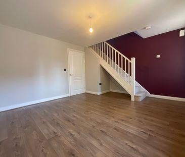 2 bedroom Semi-Detached House to let - Photo 2