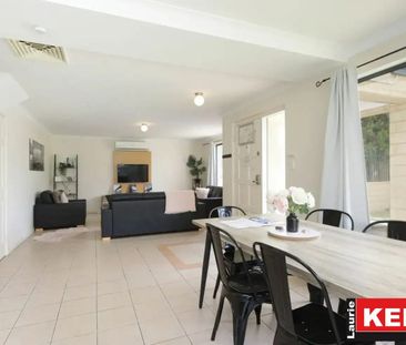 DOUBLE STOREY STREET-FRONT TOWNHOUSE - Photo 1