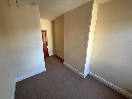 2 bedroom terraced house to rent - Photo 4