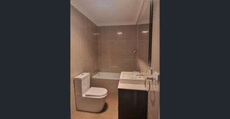 2 Crosby Cr, Fairfield, NSW 2165 - Photo 4