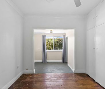 Spacious Home in Prime Walk to Everything Location - $520 pw - Photo 3