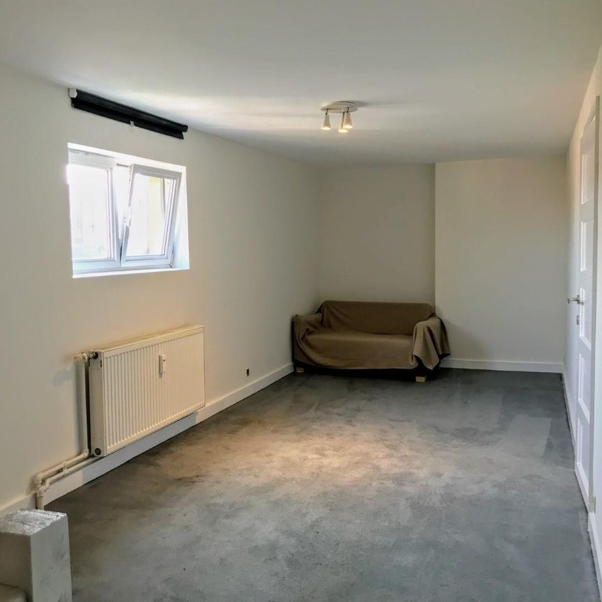 Flat - for rent - Photo 1