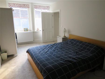 2 bedroom end of terrace house to rent - Photo 2