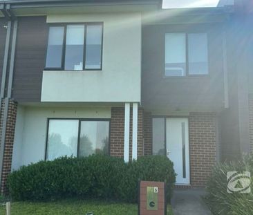 INSPECTION WILL IMPRESS – SPACIOUS FAMILY LIVING IN GREAT LOCATION - Photo 5