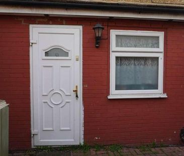 Sycamore Avenue, London, W5 - Photo 3