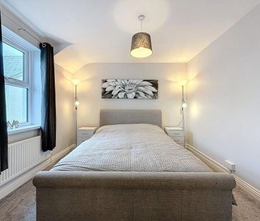 3 bedroom terraced house to rent - Photo 6