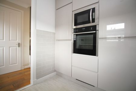 The Dell, Newton Mearns, Glasgow - Photo 2