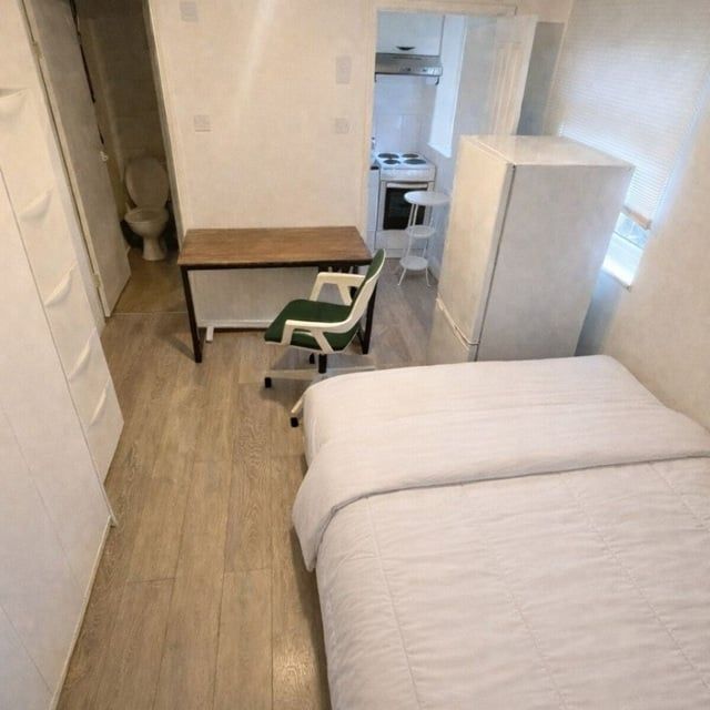 Studio Flat, Neasden Lane North, NW10 - Photo 1