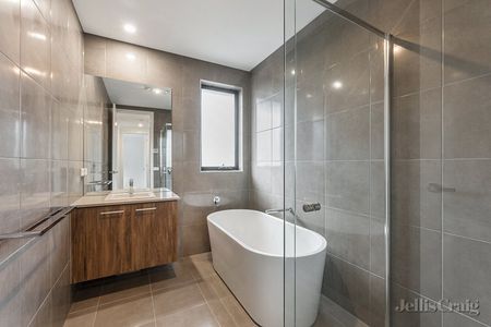 37 Hobart Road, Murrumbeena - Photo 5