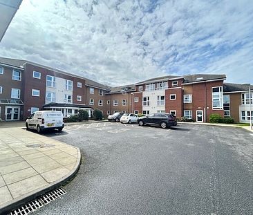 Links View, Frobisher Drive, Lytham S... - Photo 1